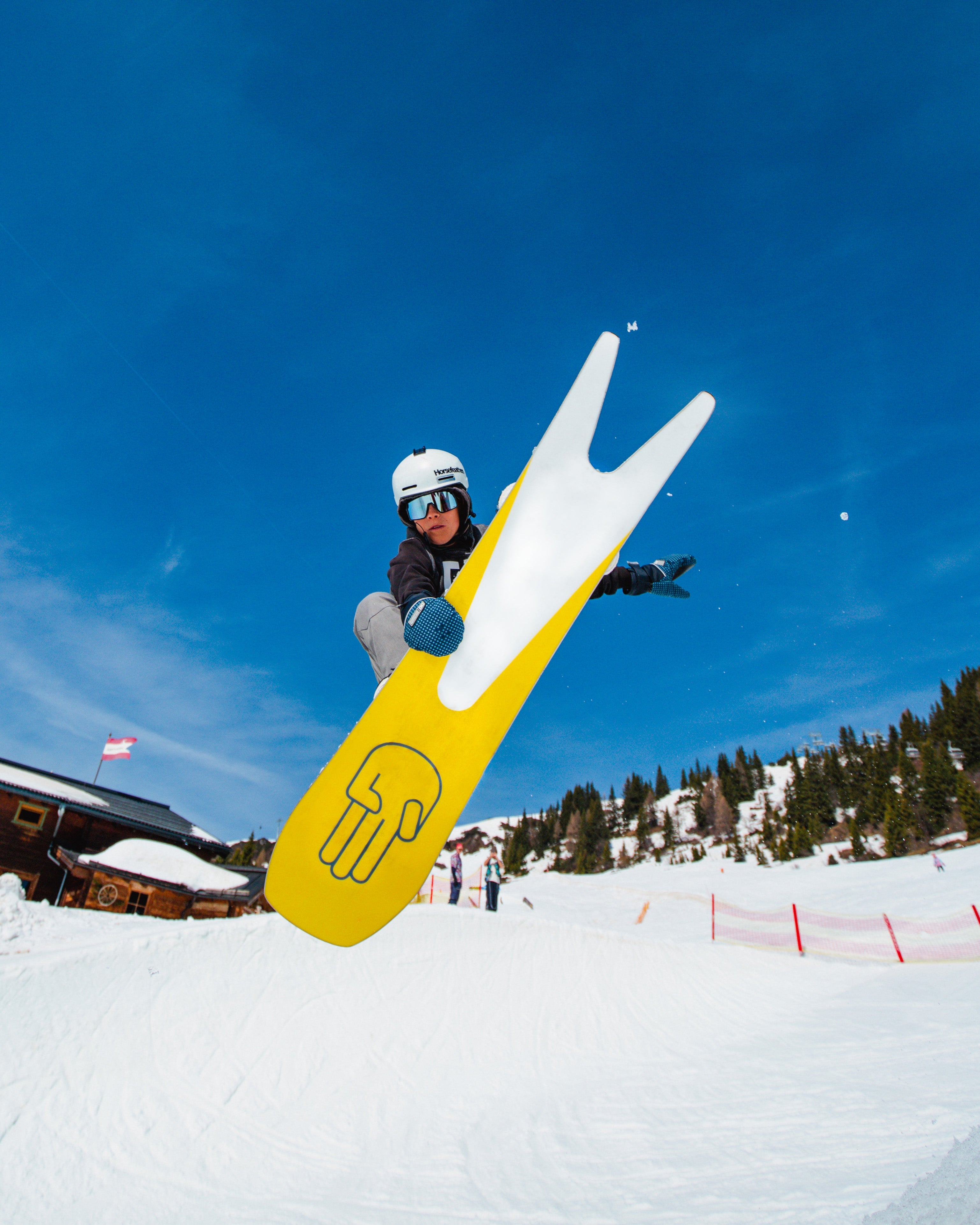 HOW TO CHOOSE THE PERFECT SNOWBOARD