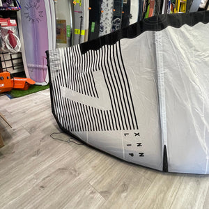 Ex-display 7M Xenon LIP Kitesurfing Kite S2AS