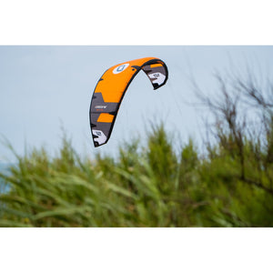 Ozone Reflex kitesurfing action 4