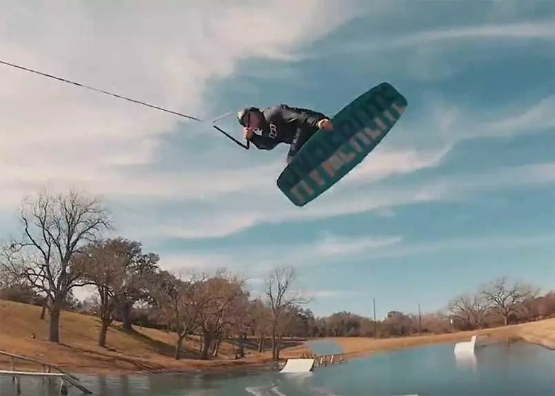 SKIBOARDING OR� SKURFING? ITS NOW WAKEBOARDING - HYPERLITE