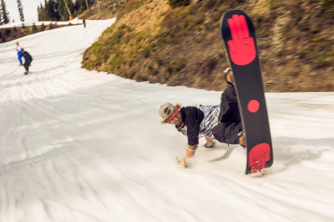 BATALEON THE DARK HORSE OF SNOWBOARDS