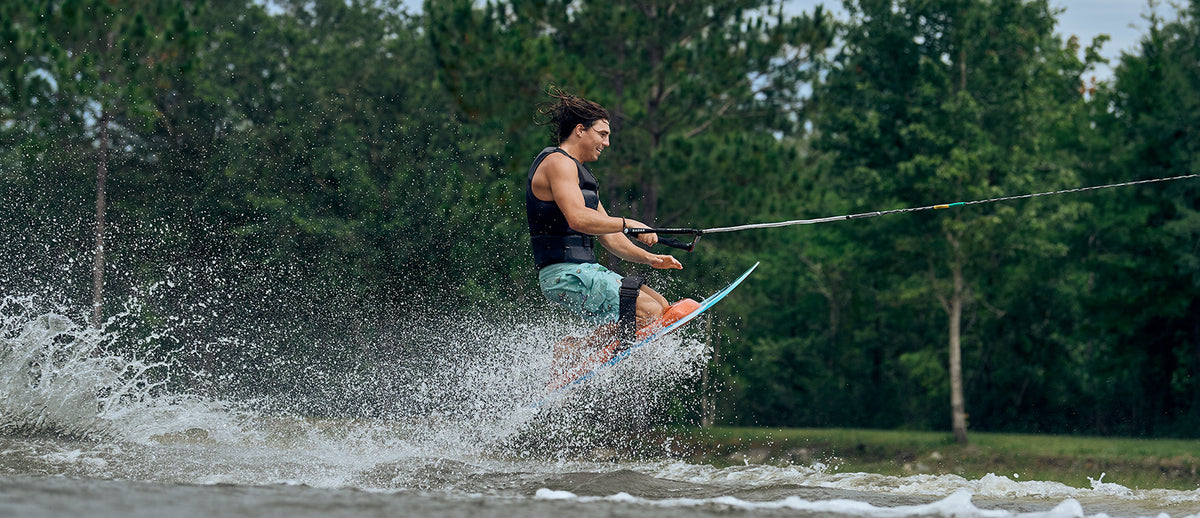 2027 Radar Mission Kneeboard - Navy Blue / Fire Red