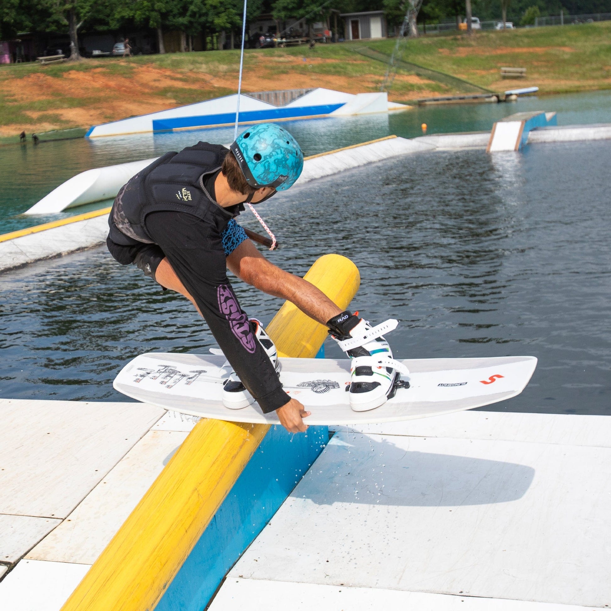 2026 Slingshot Friend Ship Wakeboard SLINGSHOT
