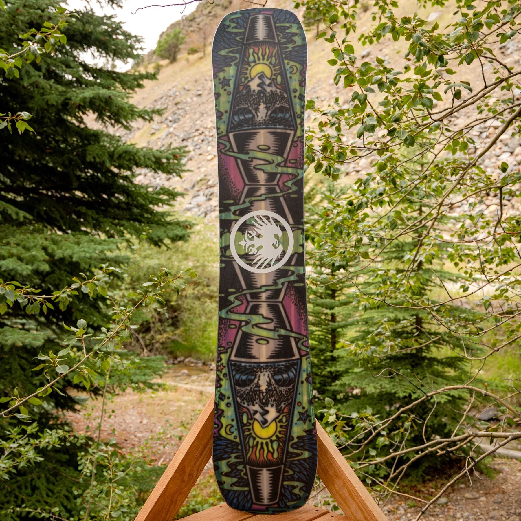 2027 Never Summer Llama Snowboard Never Summer