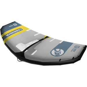 A revolutionary lightweight wing designed for maximum portability and performance. Engineered for effortless upwind riding, easy pack-down, and SUP downwinding, it’s the go-to choice for riders seeking simplicity without compromise. Its ultra-lightweight design also makes it perfect for introducing children to the sport, though parents may find it hard to resist on windy days.