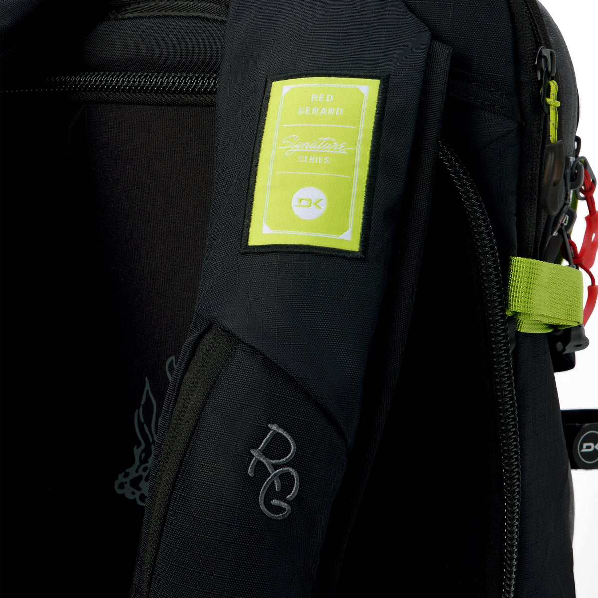 2027 Dakine Team Poacher Backpack 22L Red Gerard