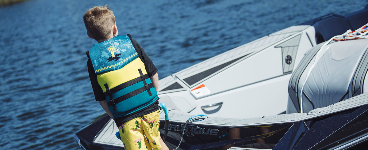 2027 Radar T.R.A Boy's L70 CGA Life Vest