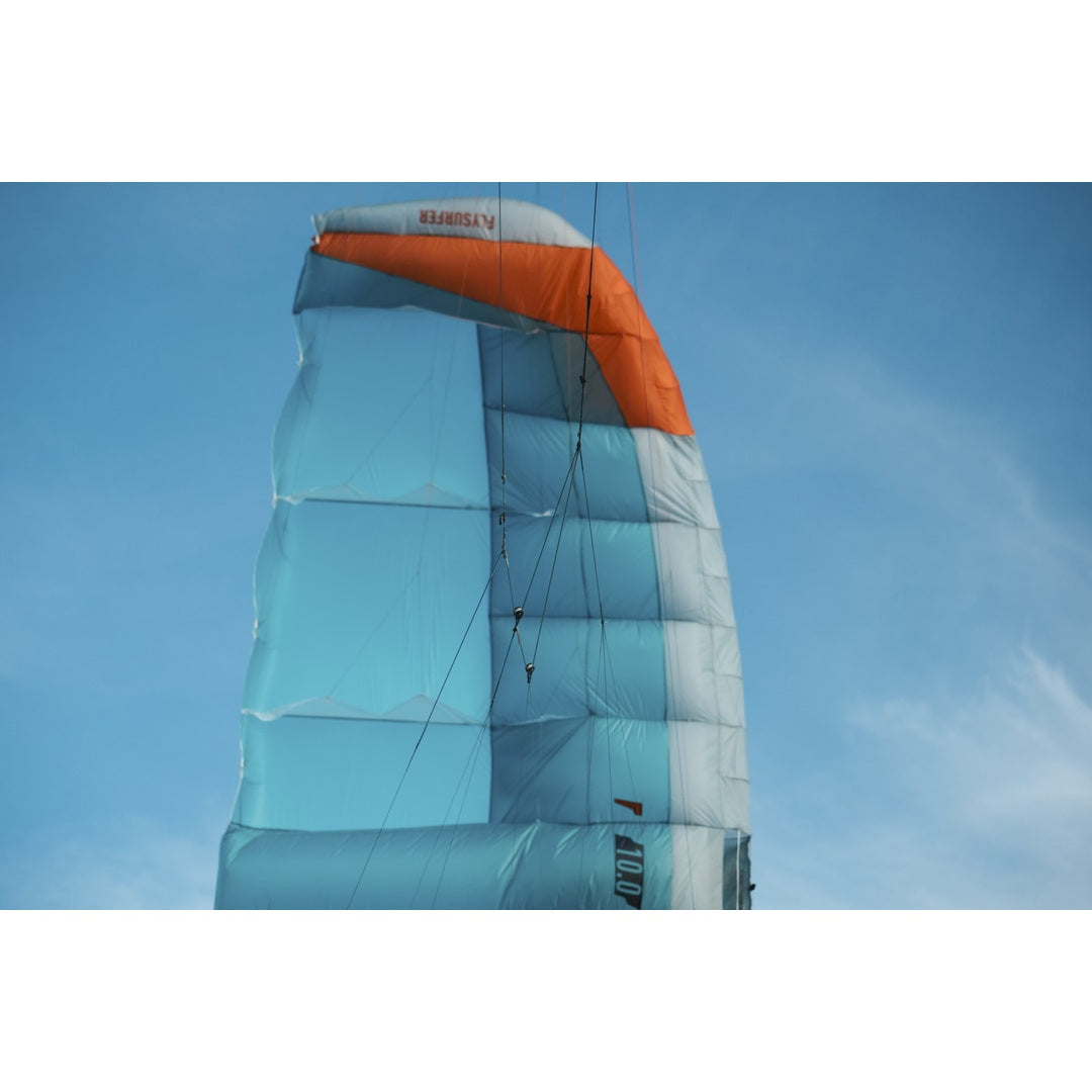 Flysurfer HYBRID2 kite detail and riding image 1