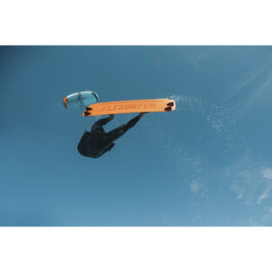 Flysurfer STAGE 2 Lightwind Kiteboard – genuine riding and construction detail 4