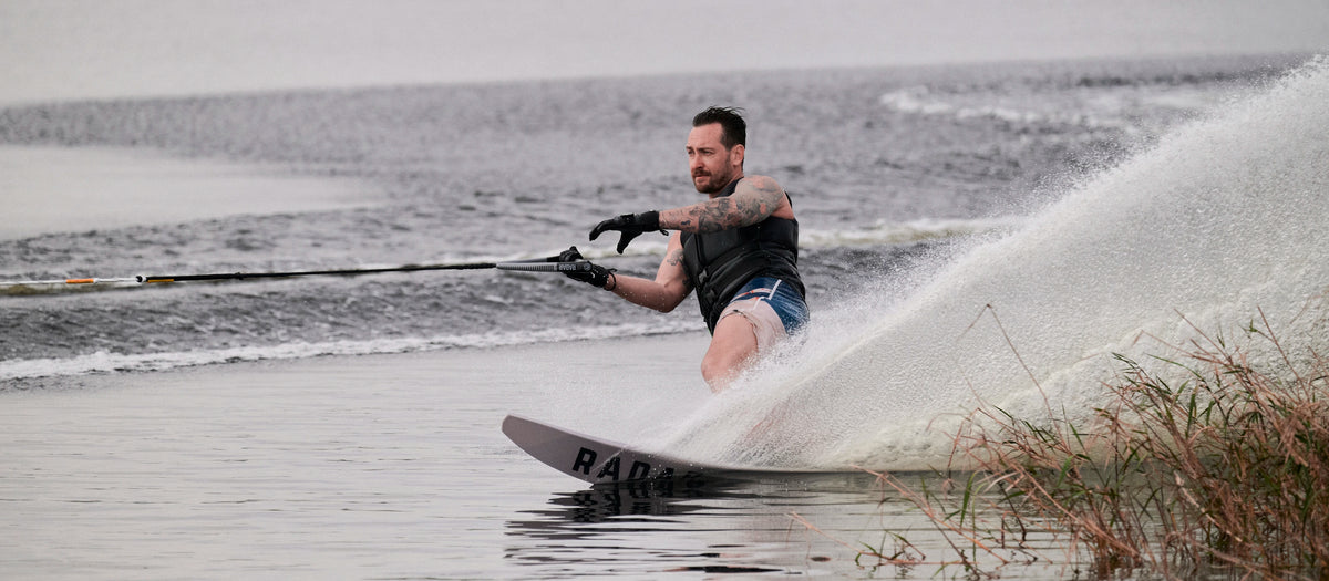 2027 Radar Union Slalom Waterski - Black / Race Red