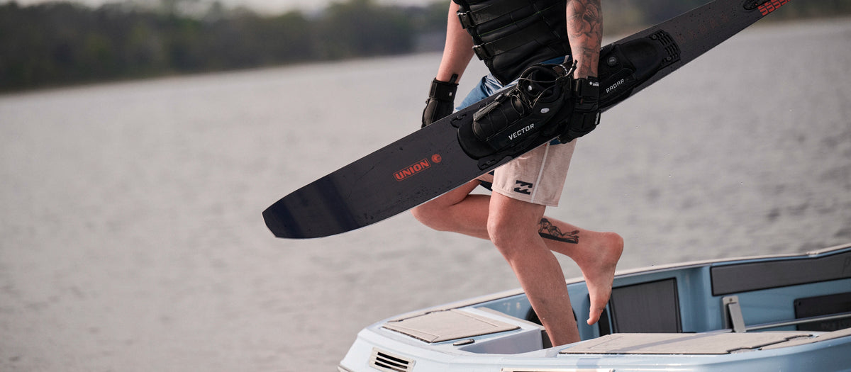 2027 Radar Union Slalom Waterski - Black / Race Red
