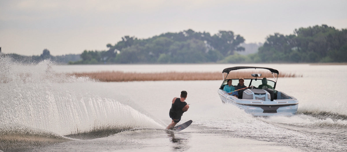 2027 Radar Union Slalom Waterski - Black / Race Red