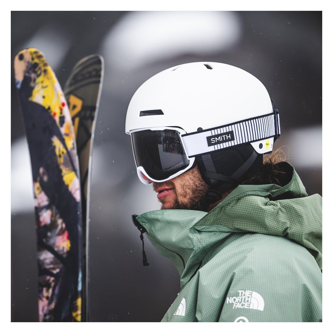Smith Preview Snow Goggles – White Fade Out / Sun Black – on-snow view