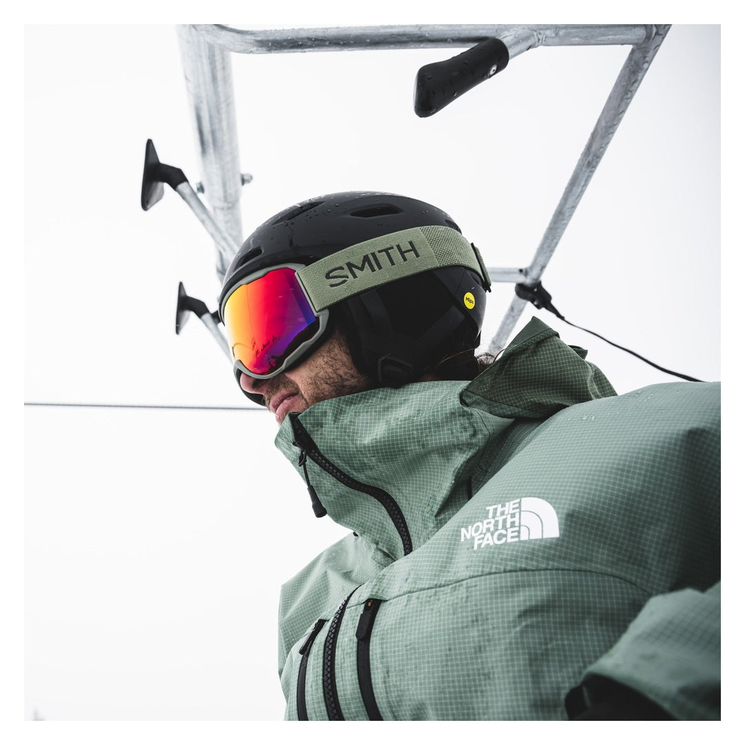 Smith Preview Snow Goggles – Fatigue Green / Everyday Red Mirror – on-snow view