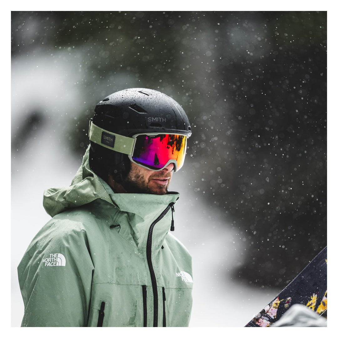 Smith Preview Snow Goggles – Fatigue Green / Everyday Red Mirror – on-snow view
