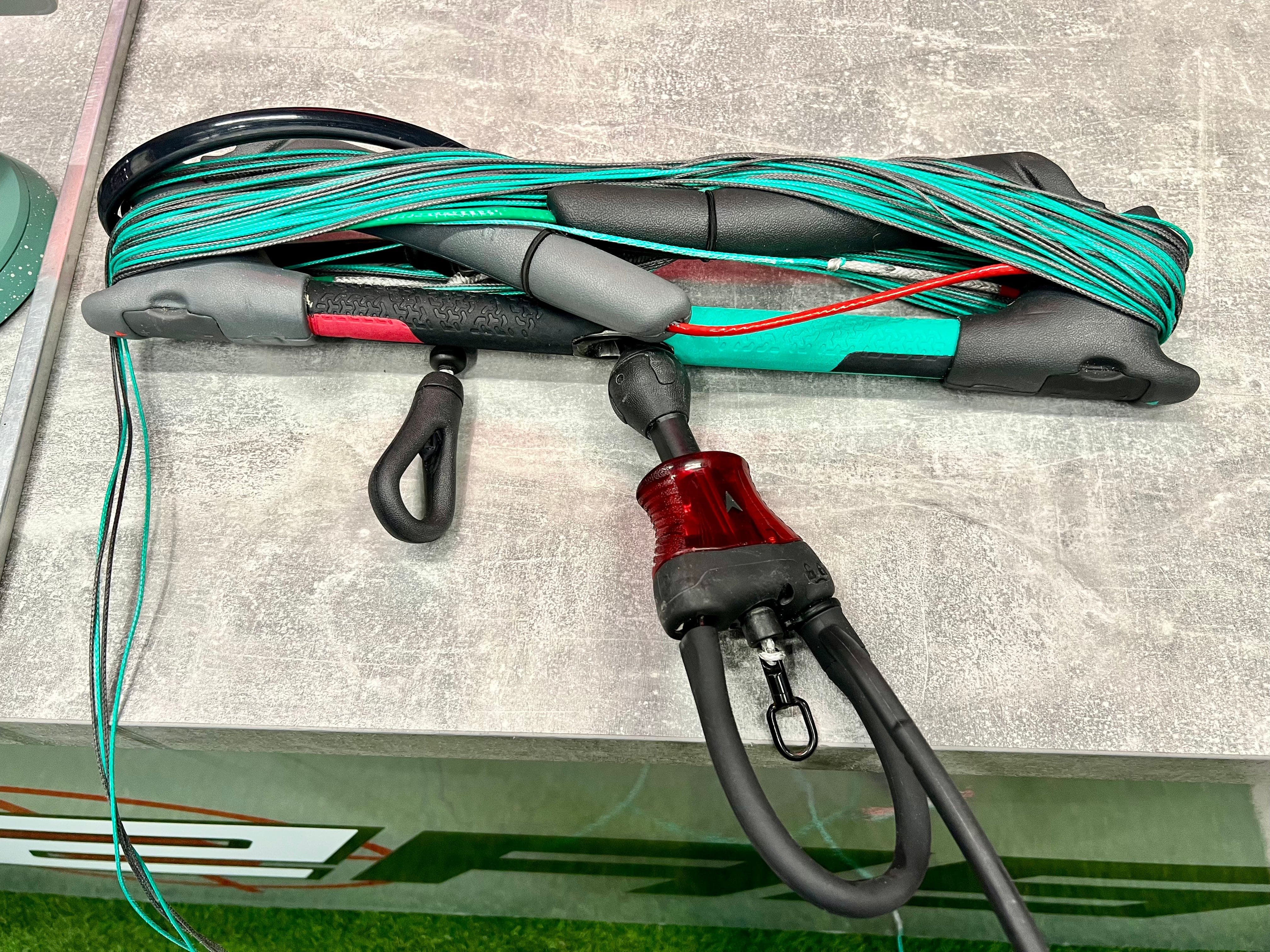 Used North Navigator kitesurfing bar small S2AS