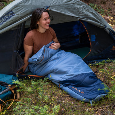 Kelty Women’s Mistral 20°F Sleeping Bag – Warm, Synthetic 3-Season Bag
